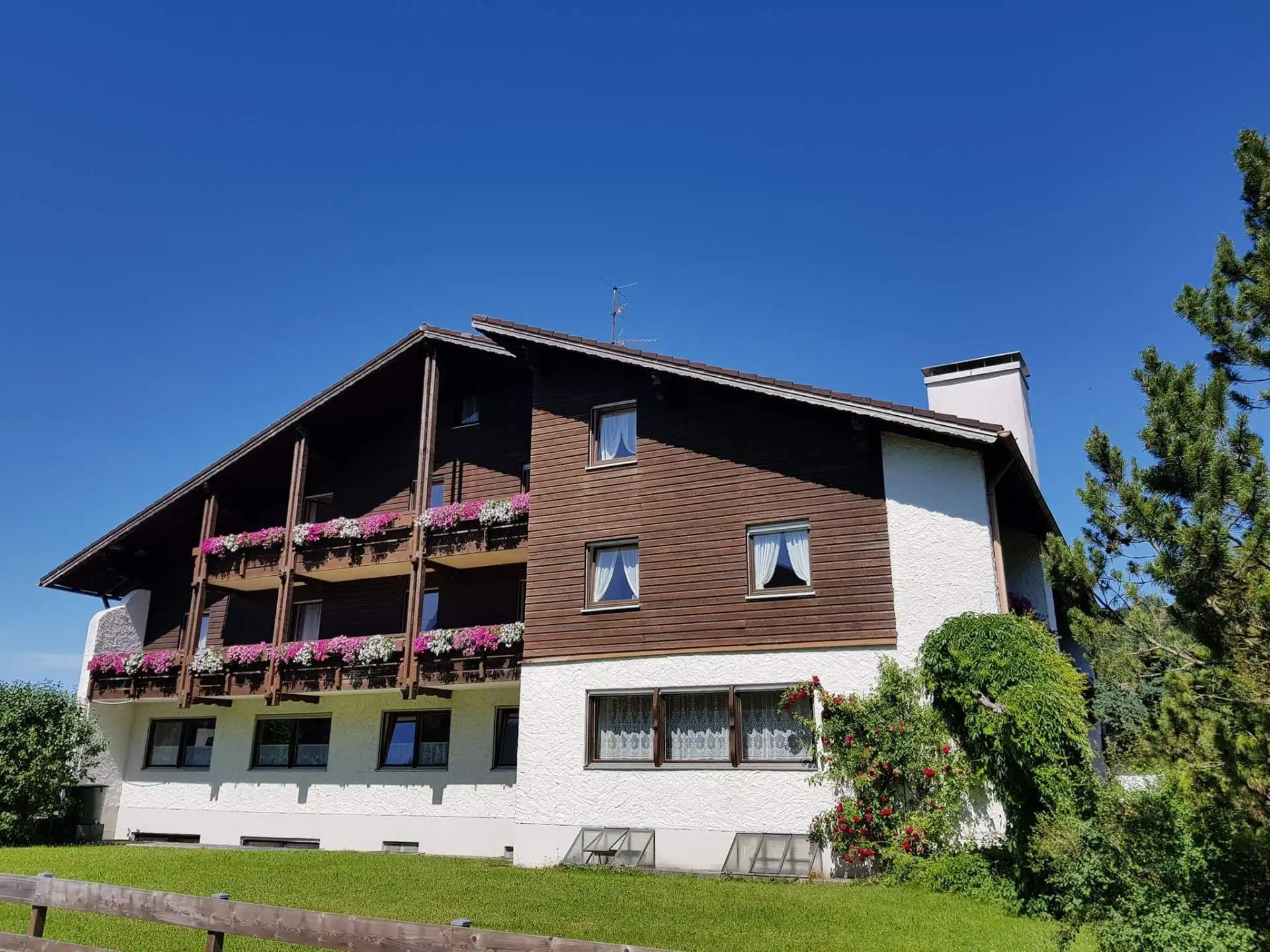 Alpenlandhaus #Willkommen#Wohneinheiten#Preise#Anfragen#Buchen#Bildergalerie